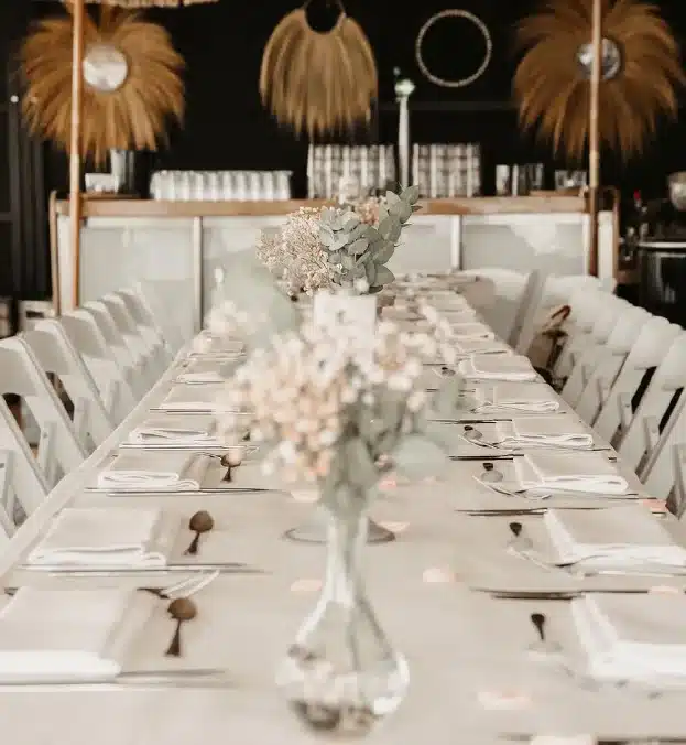 Opgedekte bruiloft tafel